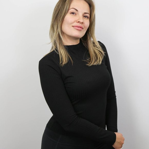 TUESDAY LONG SLEEVE IN BLACK - Picture 2 of 2